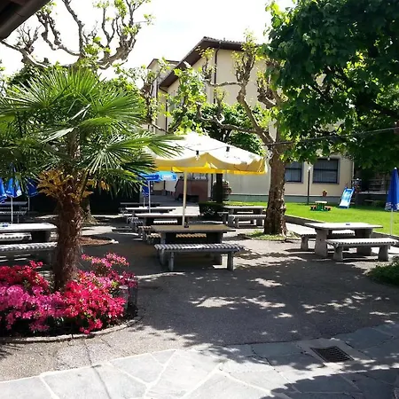 ホテル Osteria Belvedere ロゾネ