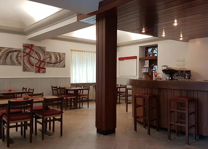 호텔 Osteria Belvedere 2*